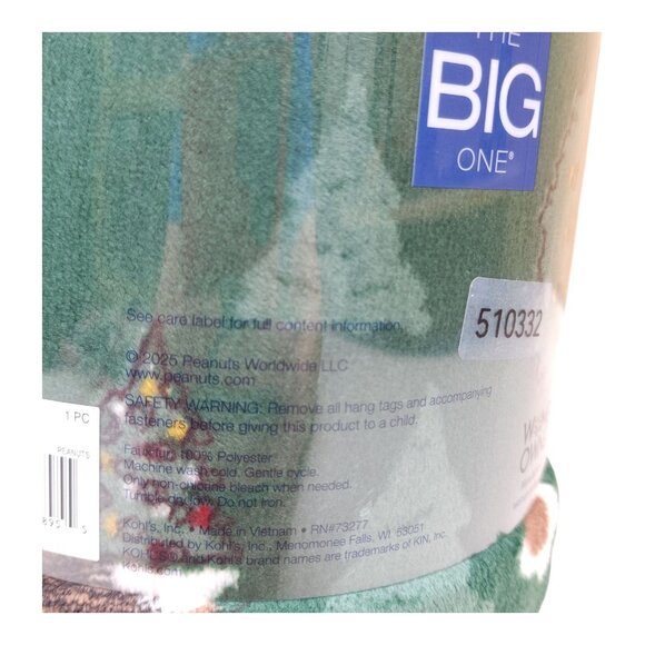 The Big One Peanuts Snoopy Christmas Plush Throw Blanket 5X6 Oversized Supersoft - Picture 13 of 14
